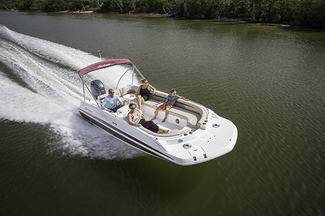 20-ft-deckboat-with-115-hp